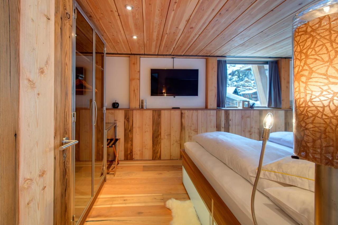 Backstage Hotel Chalet Rooms Zermatt Zimmer foto